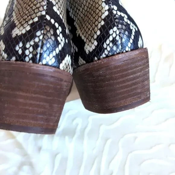 Madewell Sonia Low Chelsea Python Embossed Genuine Leather Ankle Booties Size 8 - Picture 10 of 15